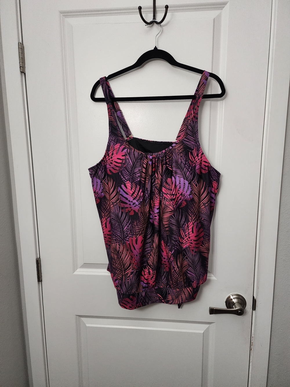 Tropical Leaf Scoop Neck Swim Tankini in Pink & Purple - Picture 1 of 6